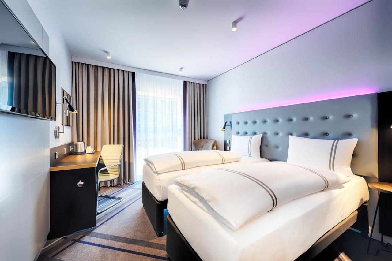 Azimut Hotel