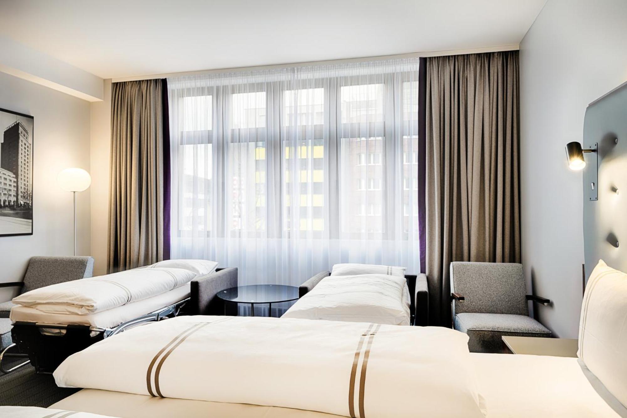 Hotel Azimut 3*