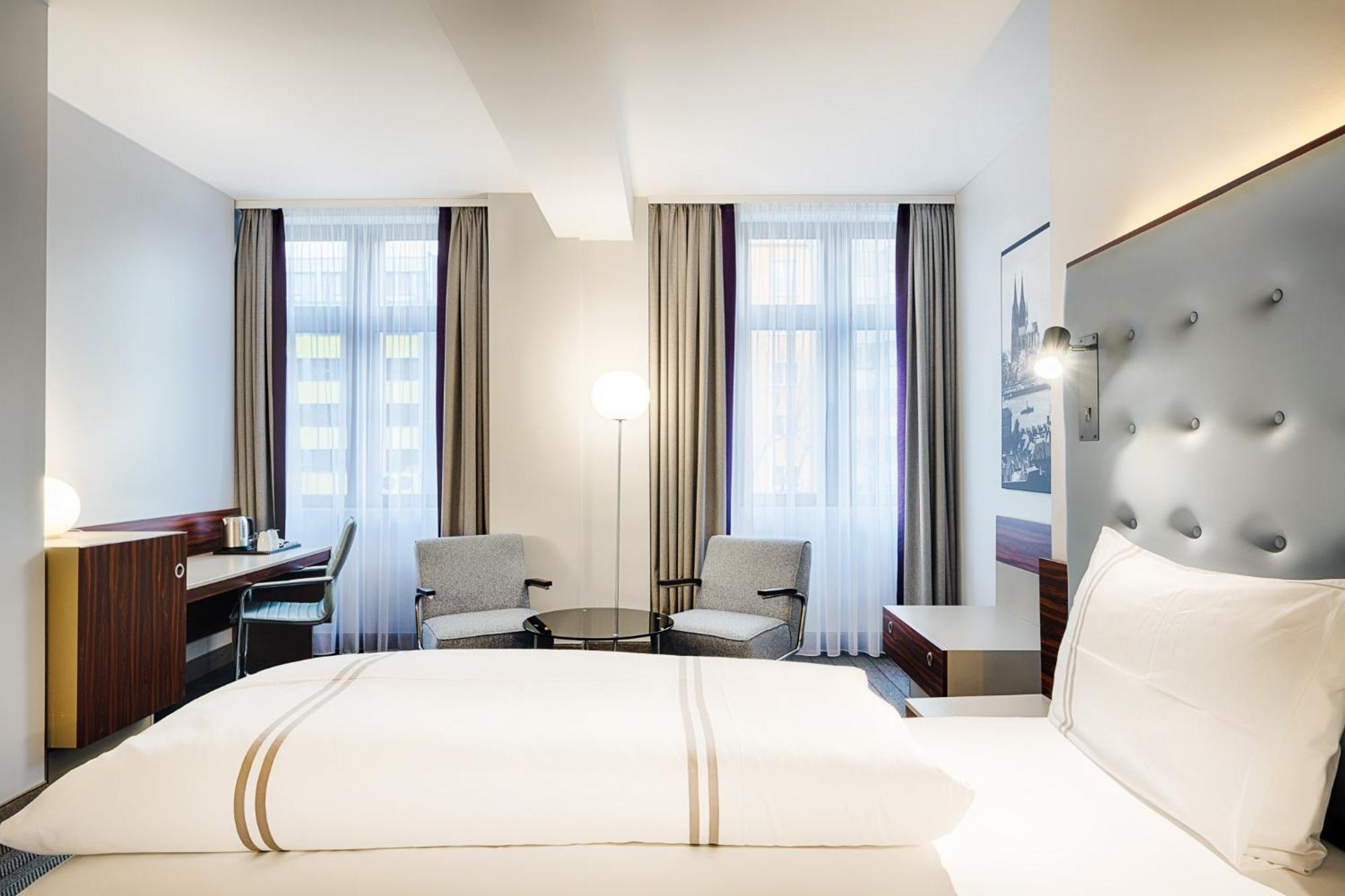 Hotel Azimut 3*