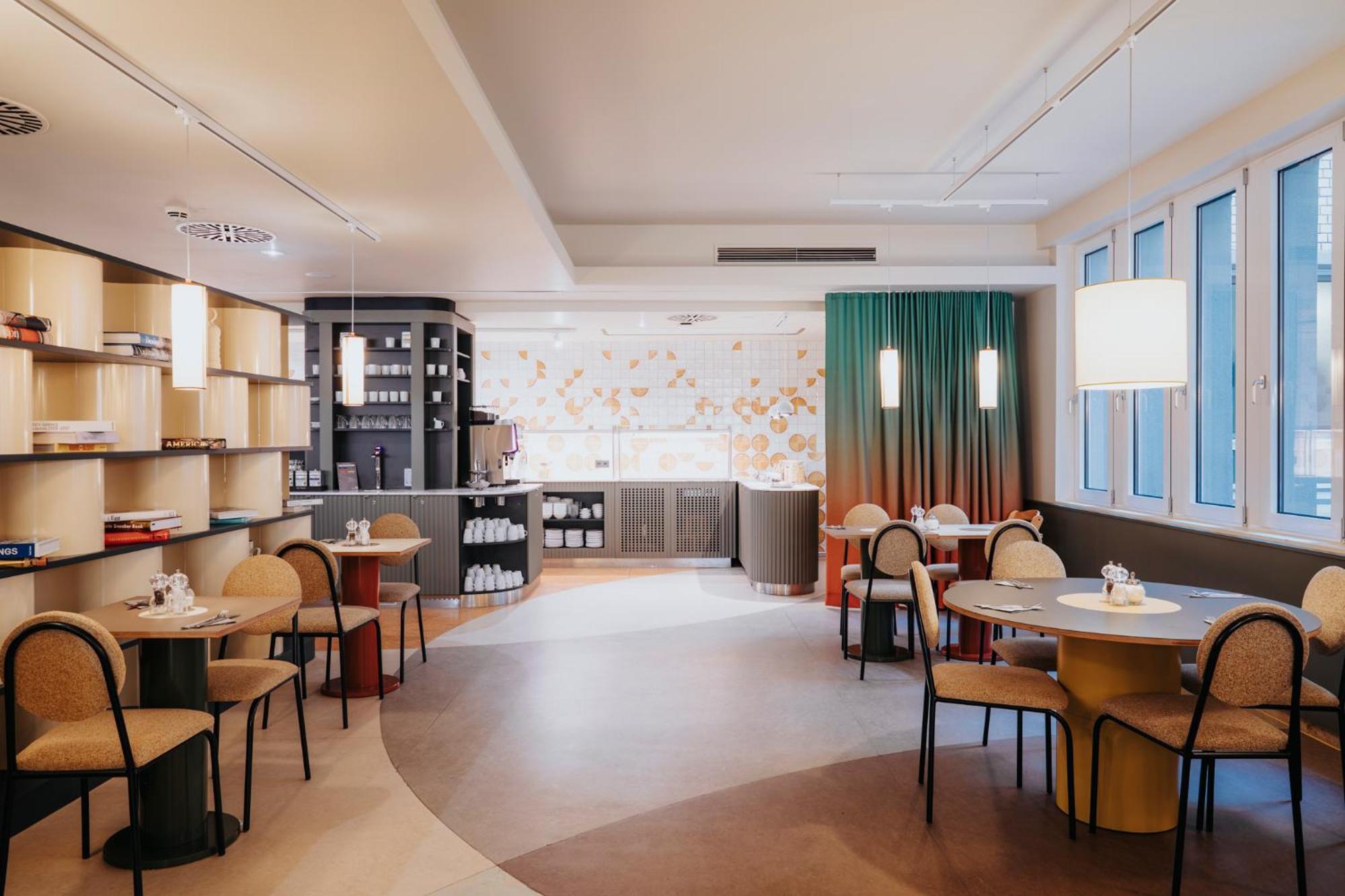 Azimut Hotel